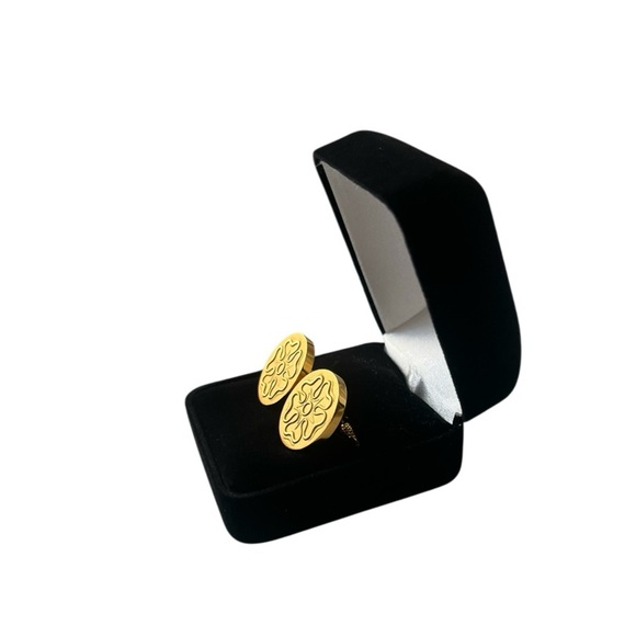 Gold Cuff Links in Black Velvet Box | Men’s Luxury Holiday Gift | OS - Picture 2 of 8